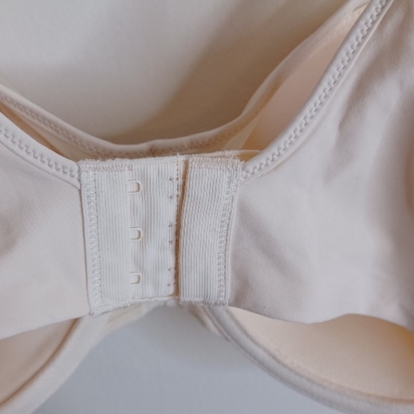 Bali 3439 Soft Cup Underwire, Smooth and Seamless. Cream 38C - Picture 6 of 13